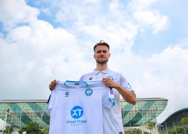 Nhân viên chăm sóc khách hàng z88 nhà cái sẵn sàng hỗ trợ 24/7.
